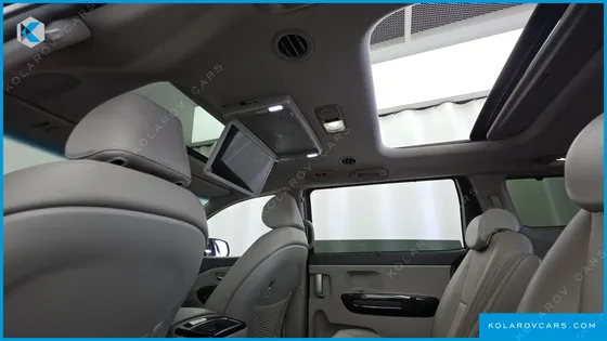 KIA CARNIVAL 9-SEATER PRESTIGE