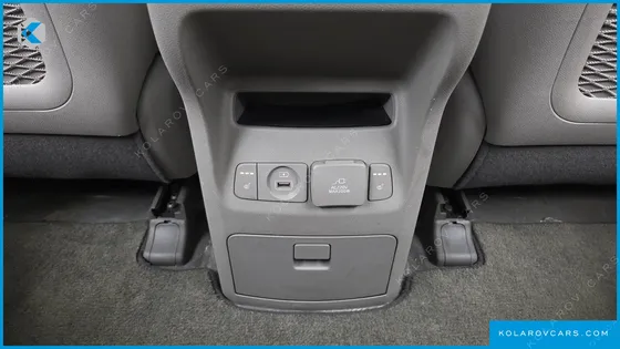 KIA CARNIVAL 9-SEATER PRESTIGE