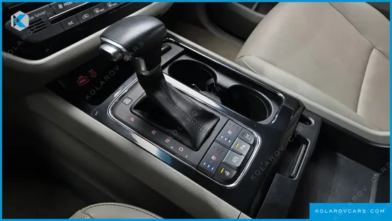 KIA CARNIVAL 9-SEATER PRESTIGE