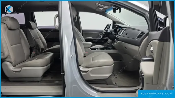 KIA CARNIVAL 9-SEATER PRESTIGE