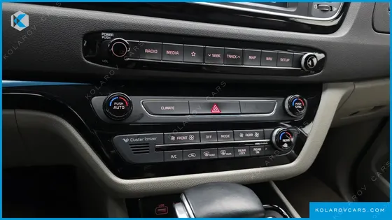 KIA CARNIVAL 9-SEATER PRESTIGE
