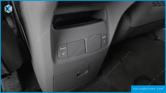 KIA CARNIVAL 9-SEATER PRESTIGE
