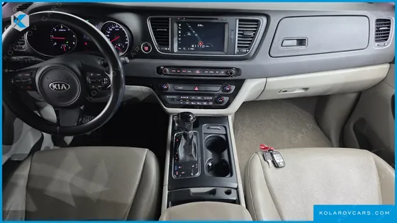 KIA CARNIVAL 9-SEATER LUXURY