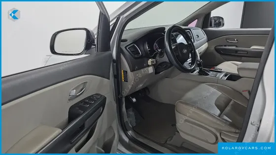 KIA CARNIVAL 9-SEATER LUXURY