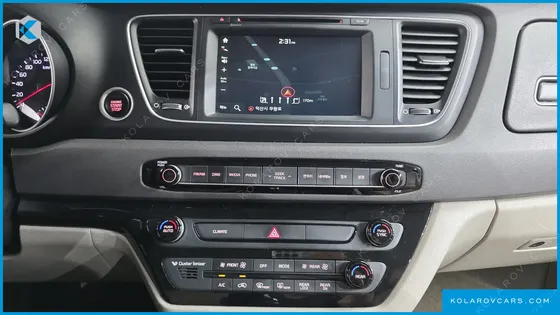 KIA CARNIVAL 9-SEATER LUXURY