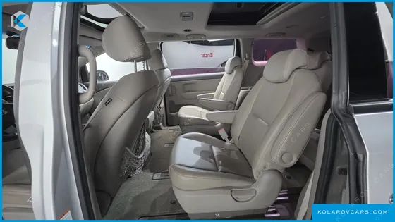 KIA CARNIVAL 9-SEATER LUXURY