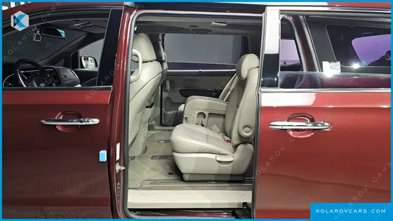 KIA CARNIVAL 11-SEATER NOBLESSE