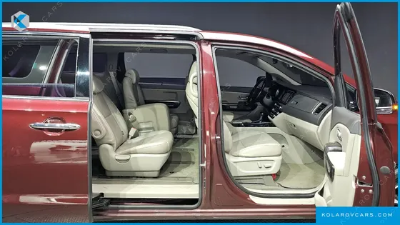 KIA CARNIVAL 11-SEATER NOBLESSE