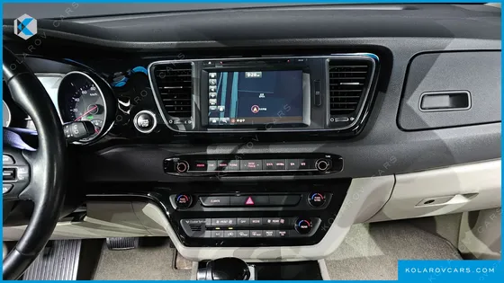 KIA CARNIVAL 11-SEATER NOBLESSE