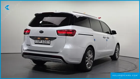 KIA CARNIVAL 9-SEATER NOBLESSE