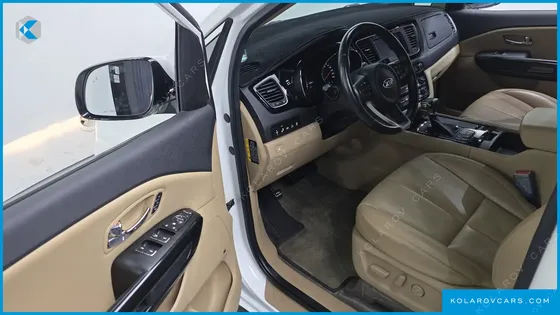 KIA CARNIVAL 9-SEATER NOBLESSE