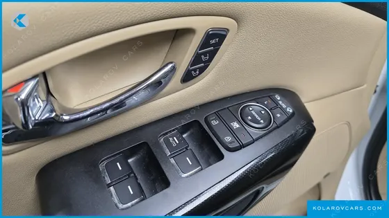 KIA CARNIVAL 9-SEATER NOBLESSE