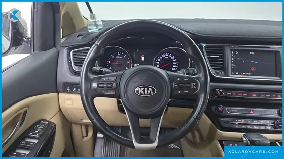 KIA CARNIVAL 9-SEATER NOBLESSE