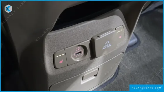 KIA CARNIVAL 9-SEATER NOBLESSE