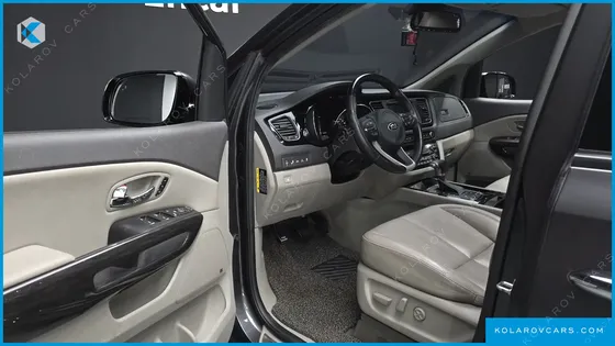 KIA CARNIVAL 9-SEATER NOBLESSE SPECIAL