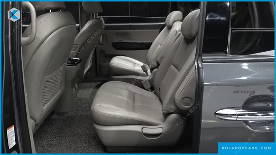 KIA CARNIVAL 9-SEATER NOBLESSE SPECIAL