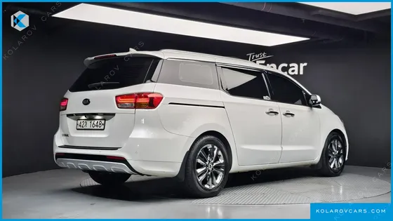 KIA CARNIVAL 9-SEATER NOBLESSE