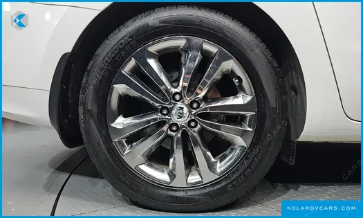 KIA CARNIVAL 9-SEATER NOBLESSE