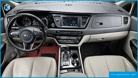 KIA CARNIVAL 9-SEATER NOBLESSE