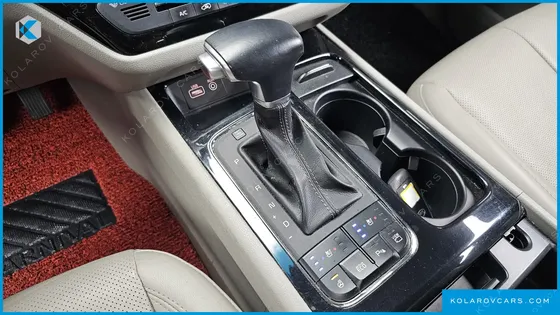 KIA CARNIVAL 9-SEATER NOBLESSE