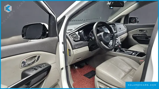 KIA CARNIVAL 9-SEATER NOBLESSE