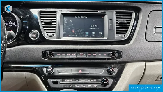 KIA CARNIVAL 9-SEATER NOBLESSE