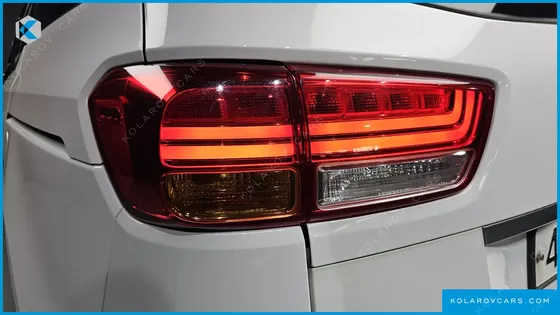 KIA CARNIVAL 9-SEATER NOBLESSE