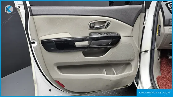 KIA CARNIVAL 9-SEATER NOBLESSE