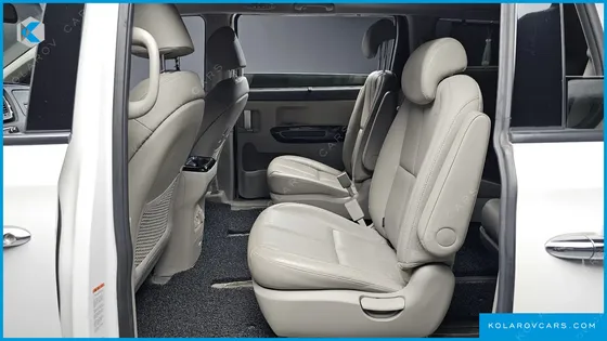 KIA CARNIVAL 9-SEATER NOBLESSE