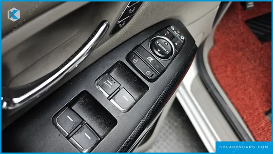 KIA CARNIVAL 9-SEATER NOBLESSE