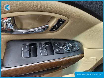 KIA CARNIVAL GASOLINE 9-SEATER HI-LIMOUSINE