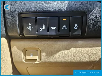 KIA CARNIVAL GASOLINE 9-SEATER HI-LIMOUSINE