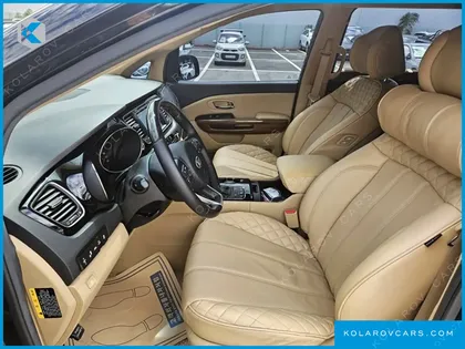 KIA CARNIVAL GASOLINE 9-SEATER HI-LIMOUSINE