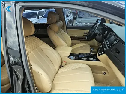 KIA CARNIVAL GASOLINE 9-SEATER HI-LIMOUSINE