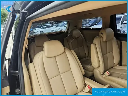 KIA CARNIVAL GASOLINE 9-SEATER HI-LIMOUSINE
