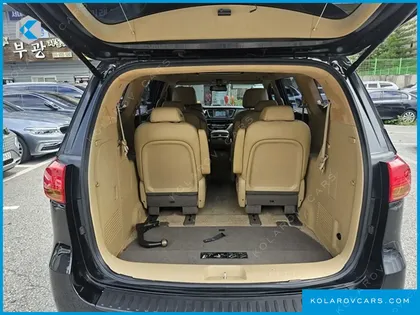 KIA CARNIVAL GASOLINE 9-SEATER HI-LIMOUSINE