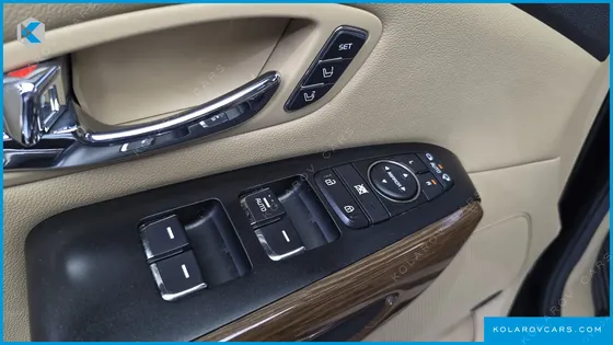 KIA CARNIVAL 9-SEATER HI-LIMOUSINE