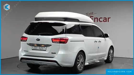 KIA CARNIVAL GASOLINE 7-SEATER HI-LIMOUSINE