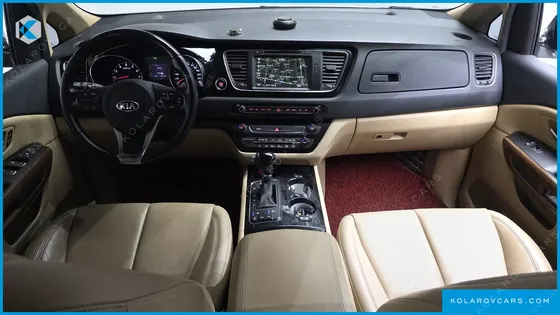 KIA CARNIVAL GASOLINE 7-SEATER HI-LIMOUSINE