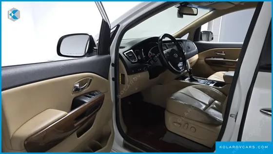 KIA CARNIVAL GASOLINE 7-SEATER HI-LIMOUSINE