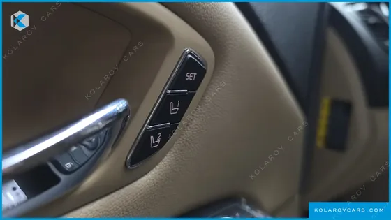 KIA CARNIVAL GASOLINE 7-SEATER HI-LIMOUSINE