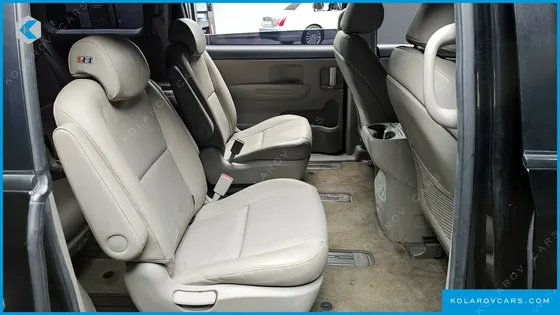 KIA CARNIVAL 9-SEATER LUXURY