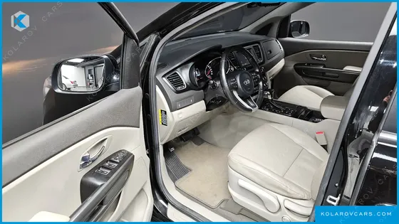 KIA CARNIVAL 9-SEATER LUXURY