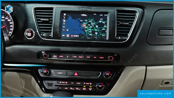 KIA CARNIVAL 9-SEATER LUXURY