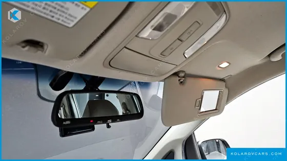 KIA CARNIVAL 9-SEATER LUXURY