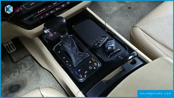 KIA CARNIVAL 7-SEATER LIMOUSINE
