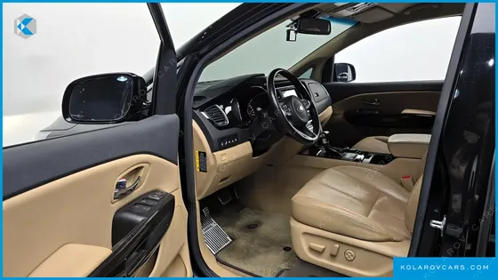 KIA CARNIVAL 7-SEATER LIMOUSINE