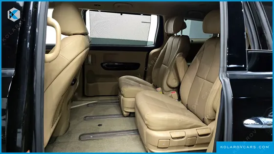KIA CARNIVAL 7-SEATER LIMOUSINE