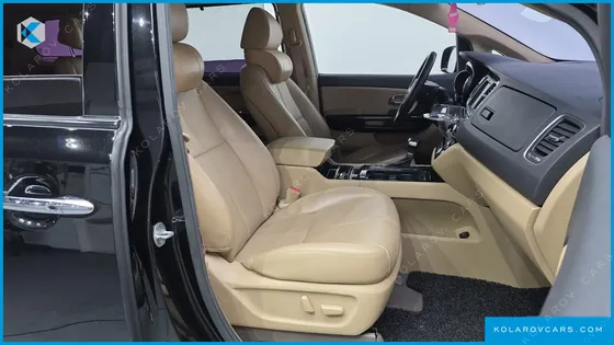 KIA CARNIVAL GASOLINE 7-SEATER LIMOUSINE