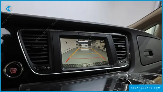 KIA CARNIVAL GASOLINE 7-SEATER LIMOUSINE